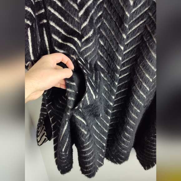 NEW Marina Rinaldi fuzzy coat textured print wool blend cape black alpaca - Picture 14 of 15